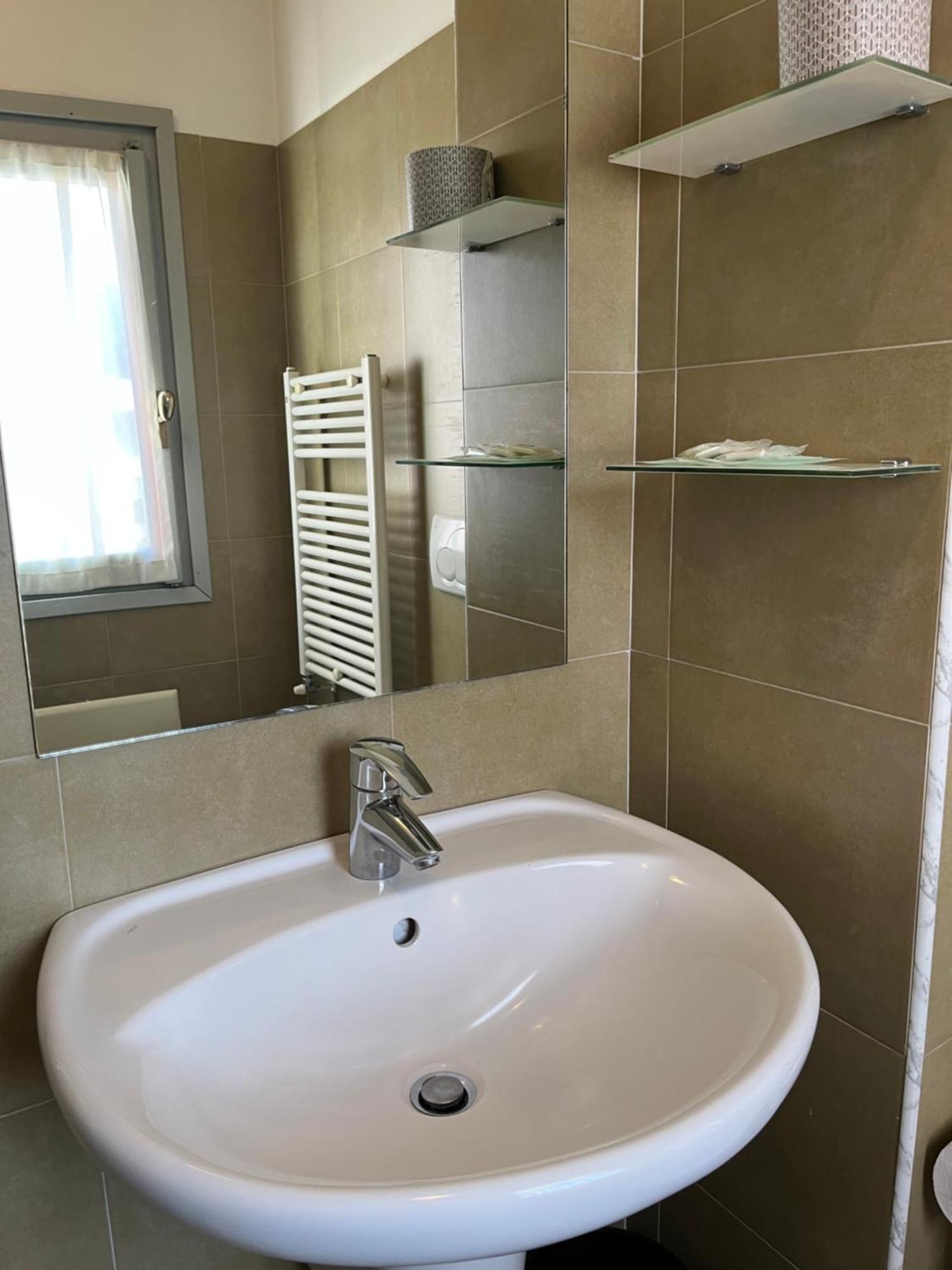 Hotel Aurora Колико Экстерьер фото